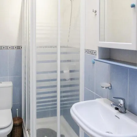 Three-bedroom Holiday In Casa vacanze *
