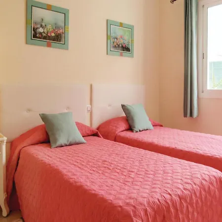 Three-bedroom Holiday In *